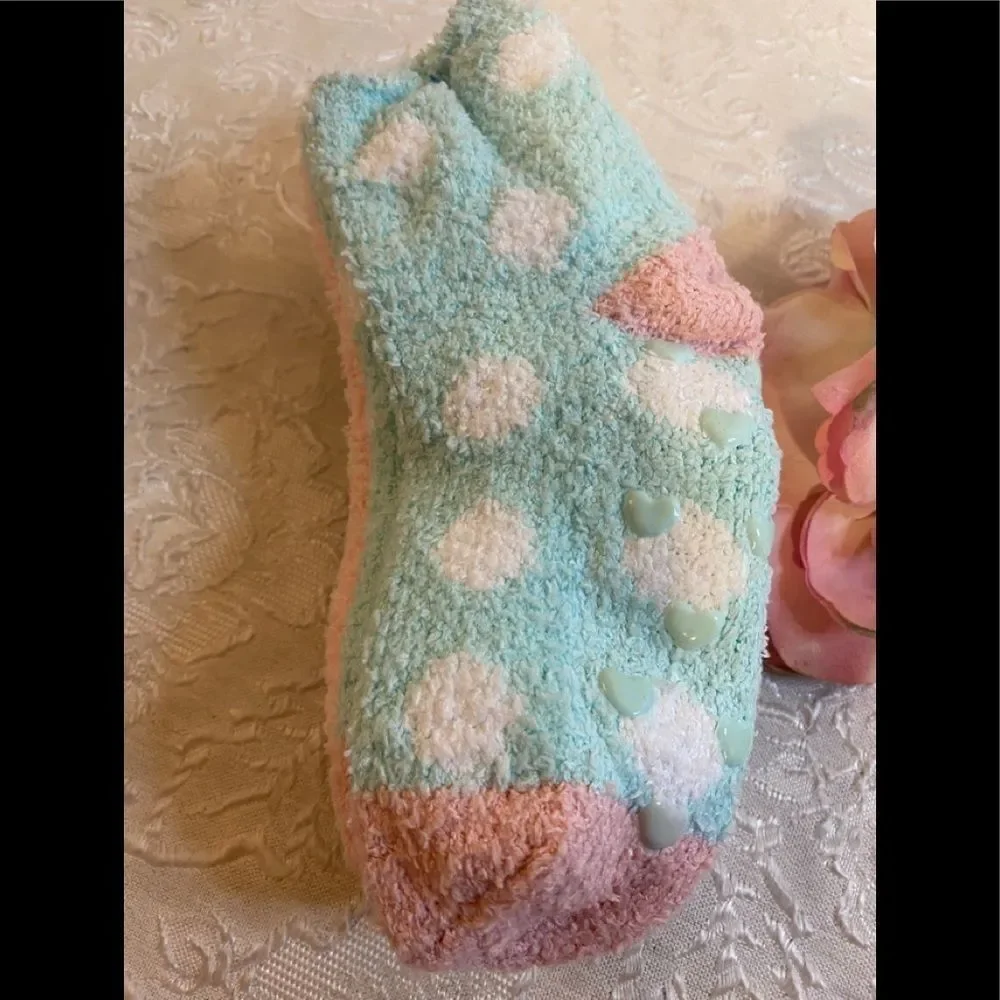 Girls 3 pairs Marilyn Monroe non Skid Grippers 6-8